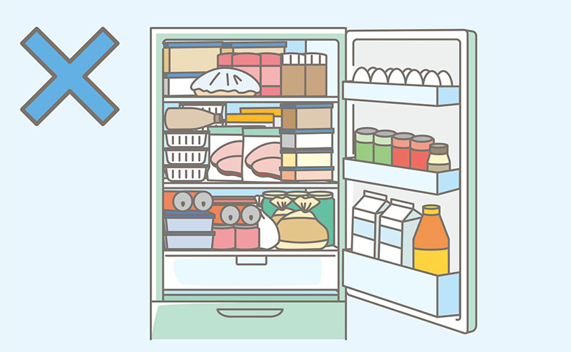 冷蔵庫に食材を詰め込み過ぎている悪い例のイメージのイラスト